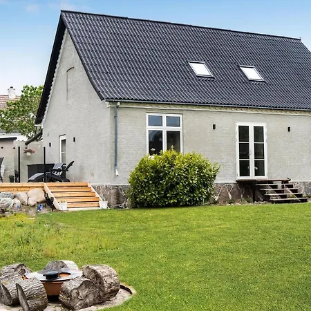 In Fej With 3 Bedrooms And Wifi Holiday home